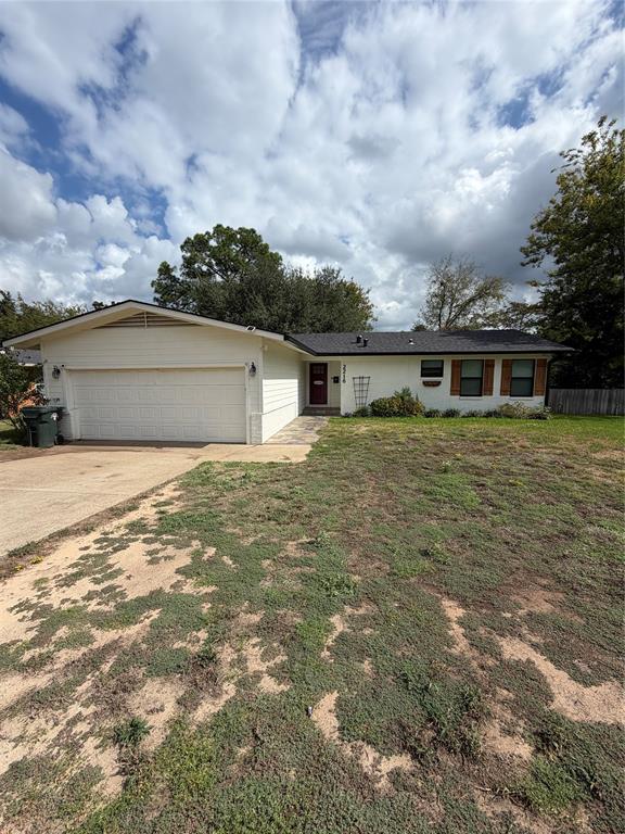 2216 Crestwood Drive, Tyler, TX 75701