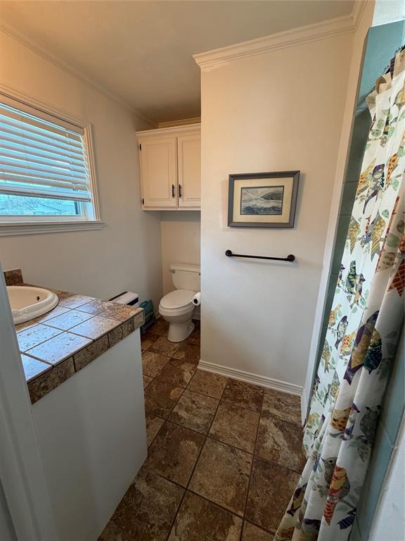 2216 Crestwood Drive, Tyler, TX 75701