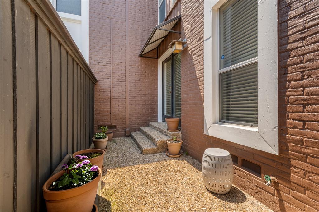 5928 Sandhurst Lane, #127, Dallas, TX 75206
