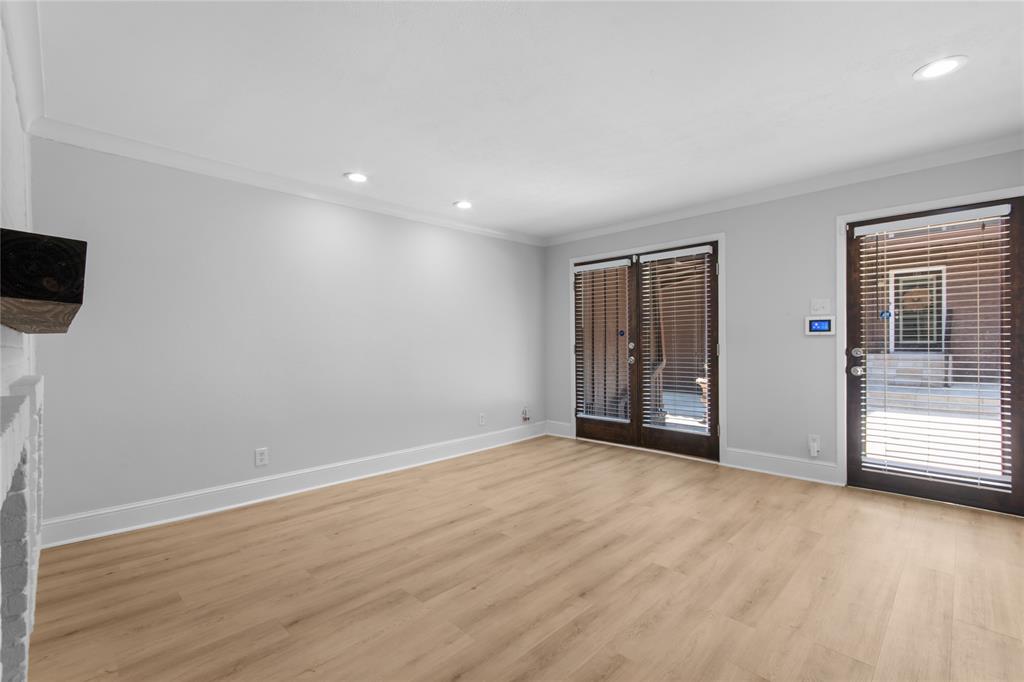 5928 Sandhurst Lane, #127, Dallas, TX 75206 5928 Sandhurst Lane, #127, Dallas, TX 75206