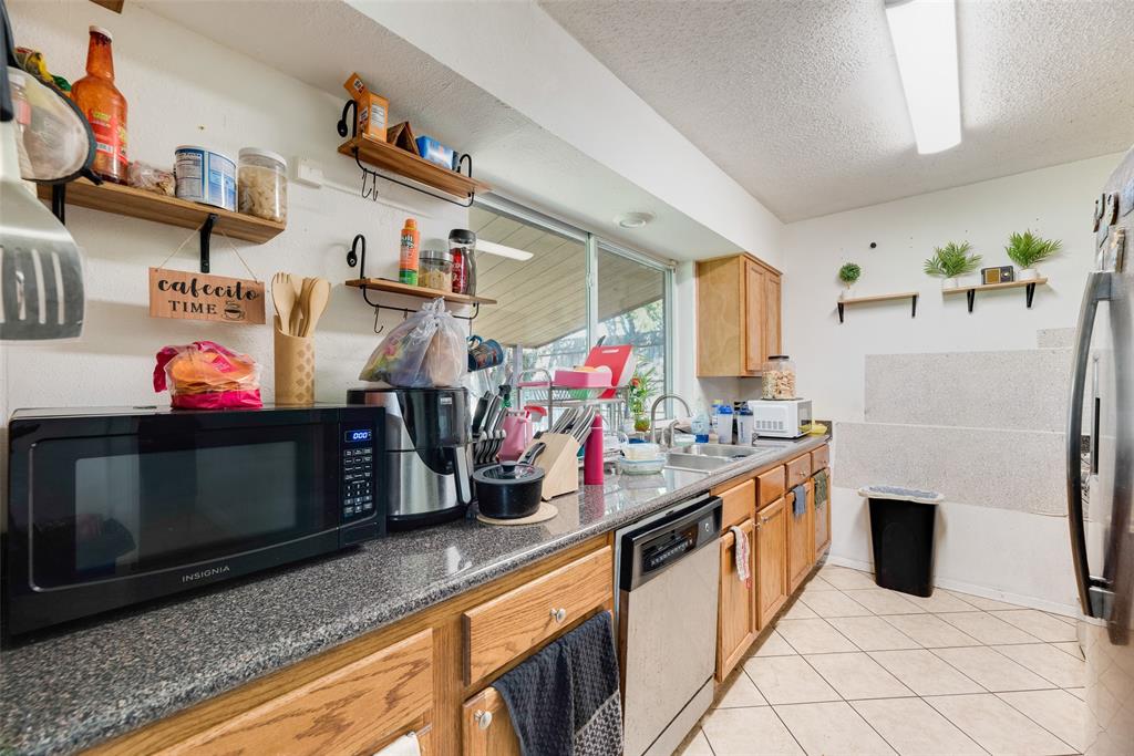 1717 Meadow Valley, Irving, TX 75060