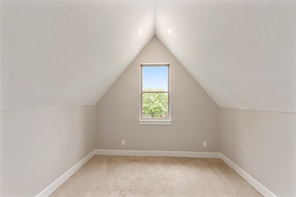Adjoining flex room