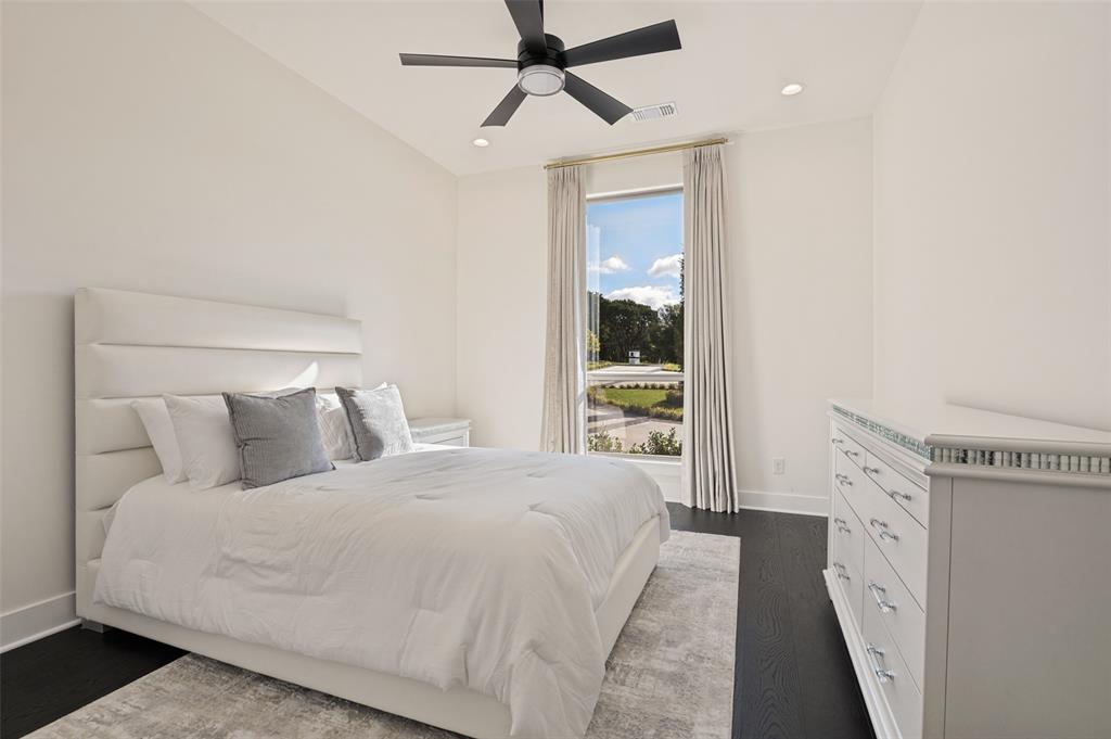 819 Bluff Ridge Drive, Cedar Hill, TX 75104