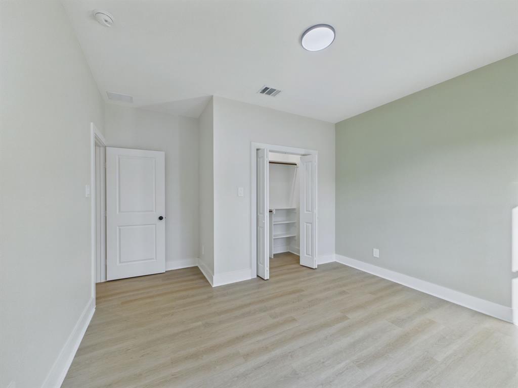 1805 Ash Crescent Street, Fort Worth, TX 76104