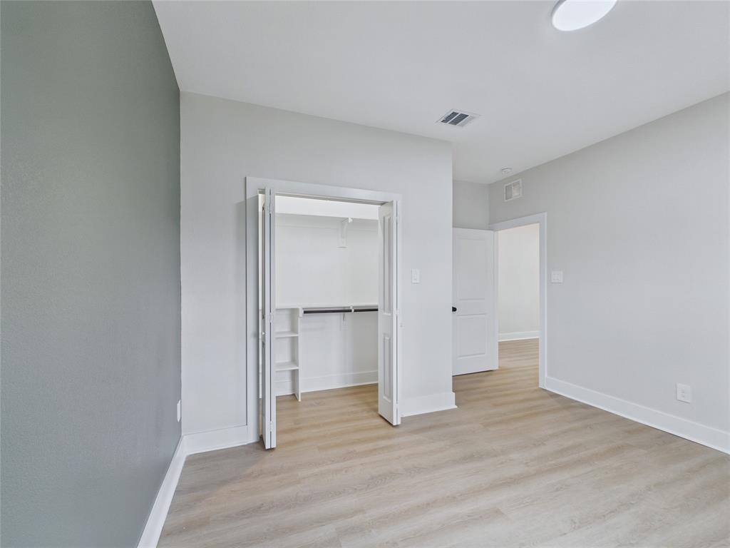 1805 Ash Crescent Street, Fort Worth, TX 76104
