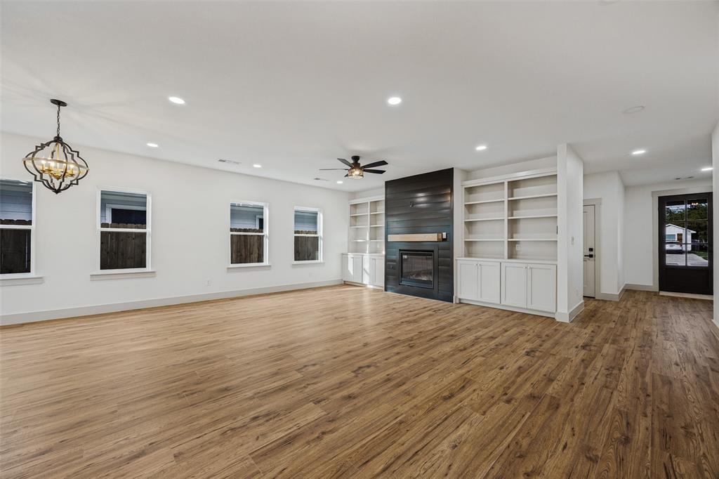 1328 Franklin Avenue, Bonham, TX 75418