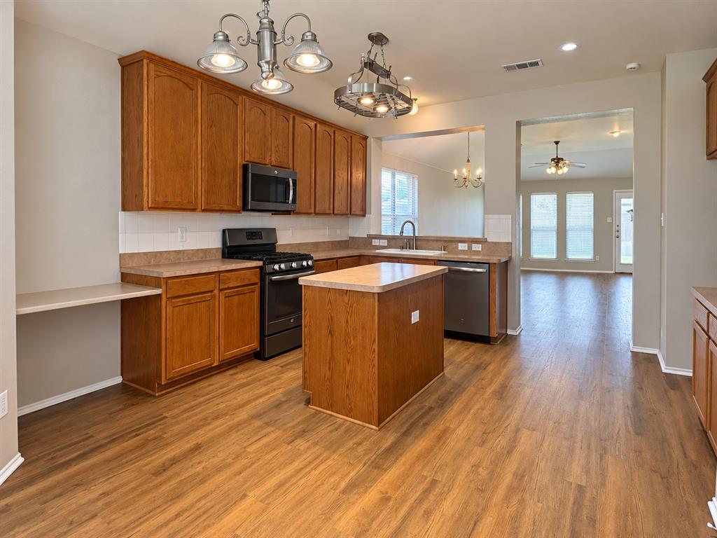 6006 Holly Crest Lane, Sachse, TX 75048