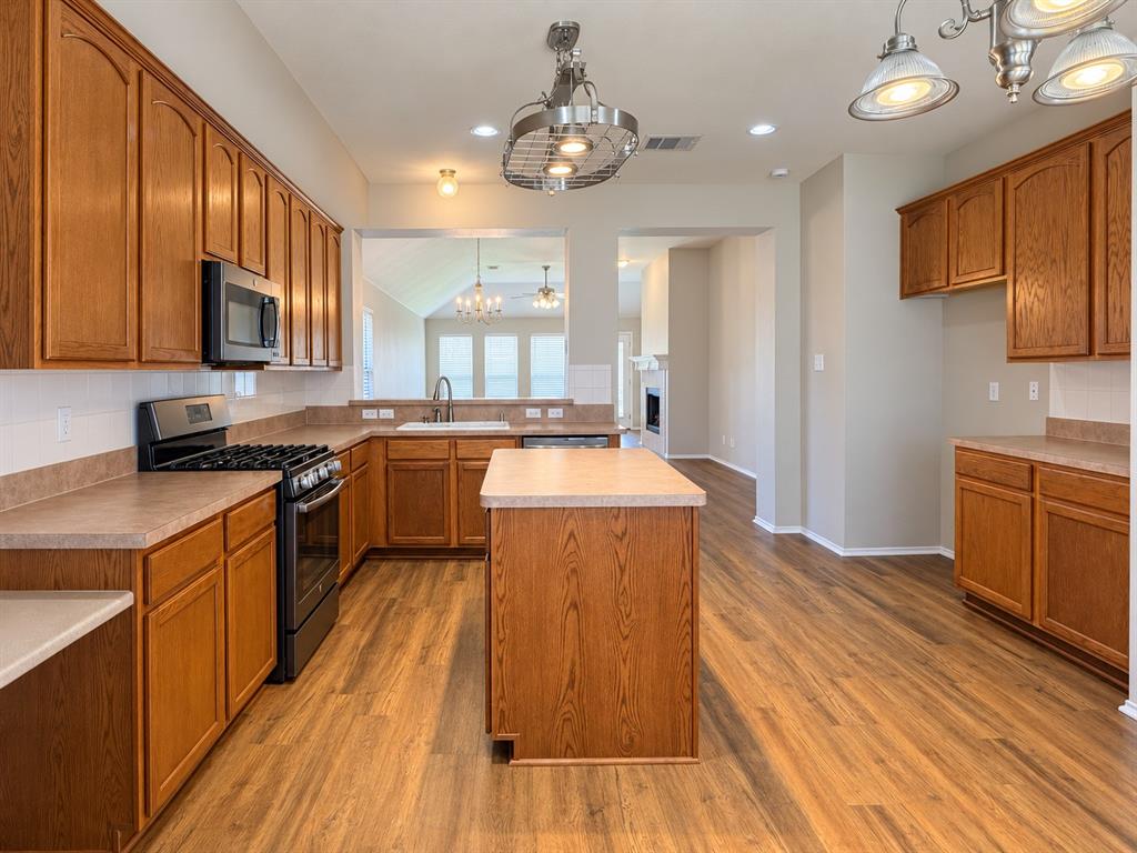 6006 Holly Crest Lane, Sachse, TX 75048