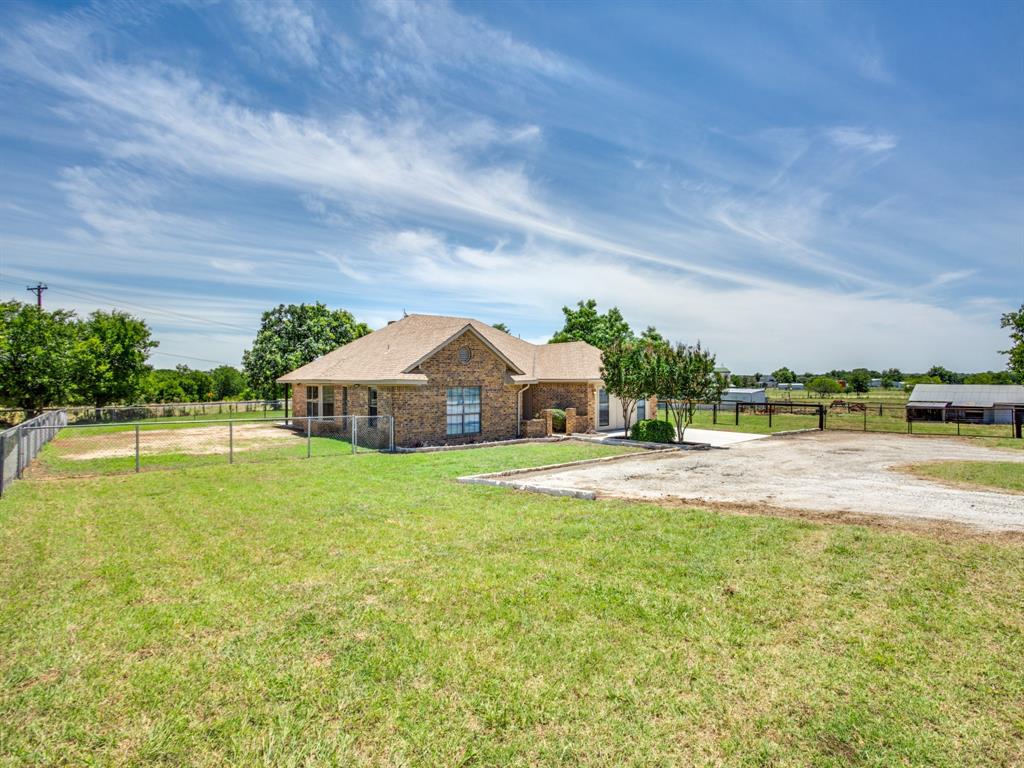 2209 Strader Road, Justin, TX 76247
