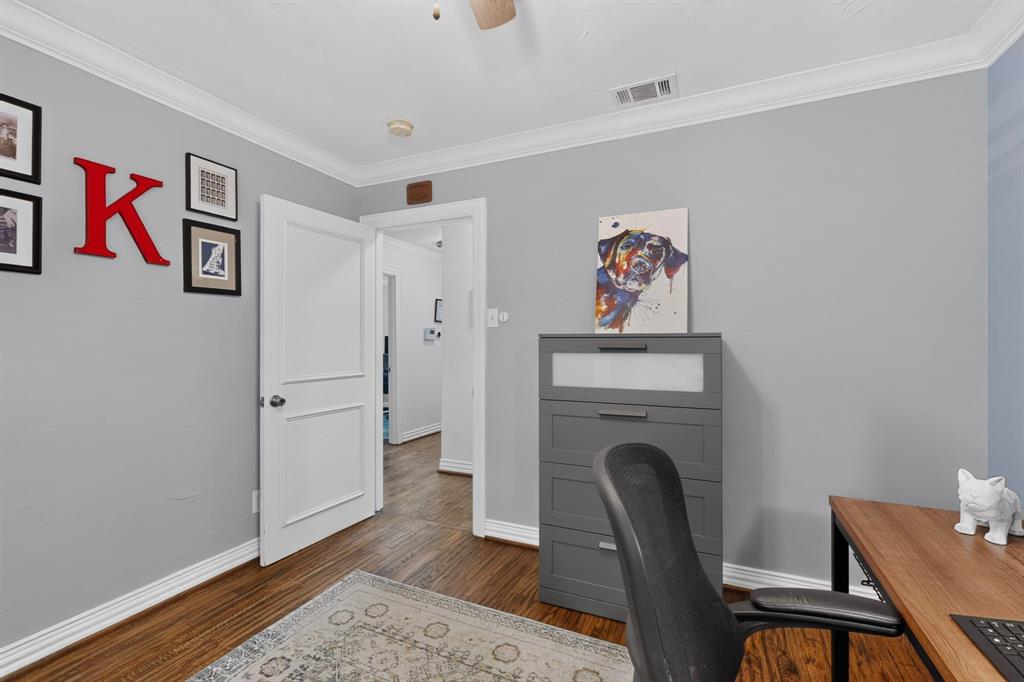 Bedroom / Office Space