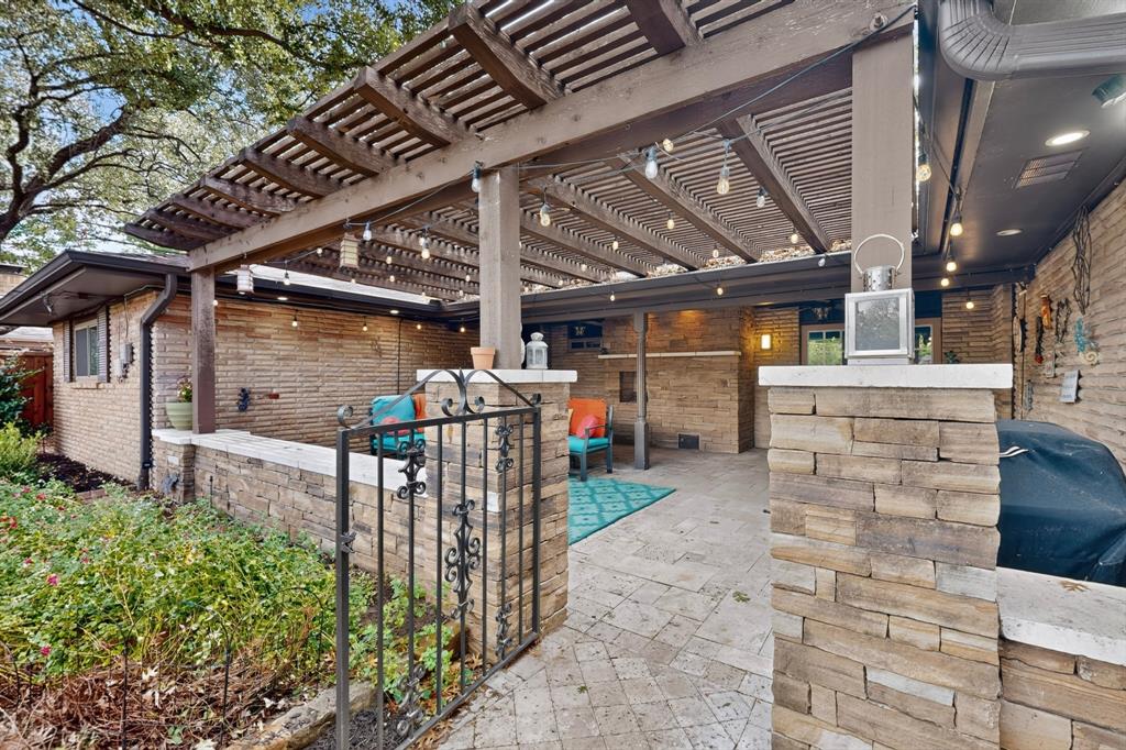 Great space for entertaining or relaxing