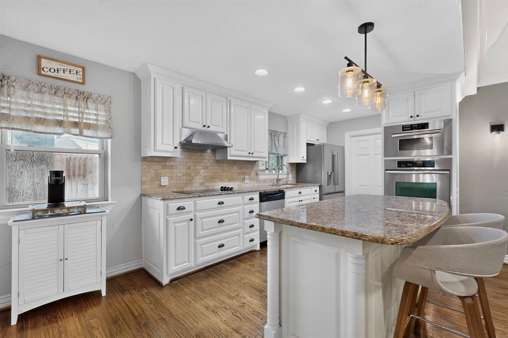 Fantastic kitchen, great layout, opens to living area