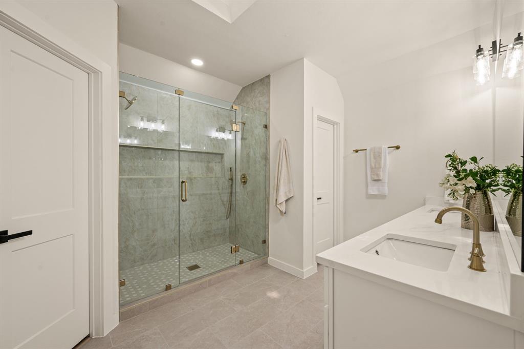 2144 Usa Drive, Plano, TX 75025