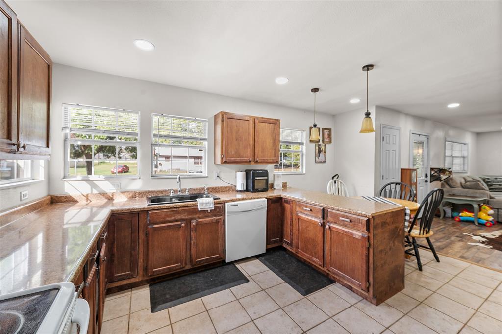 502 Central Avenue, Quitman, TX 75783