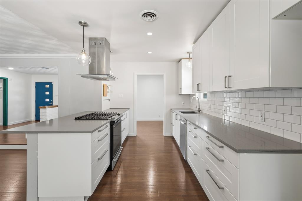2861 W 9th Street, Dallas, TX 75211