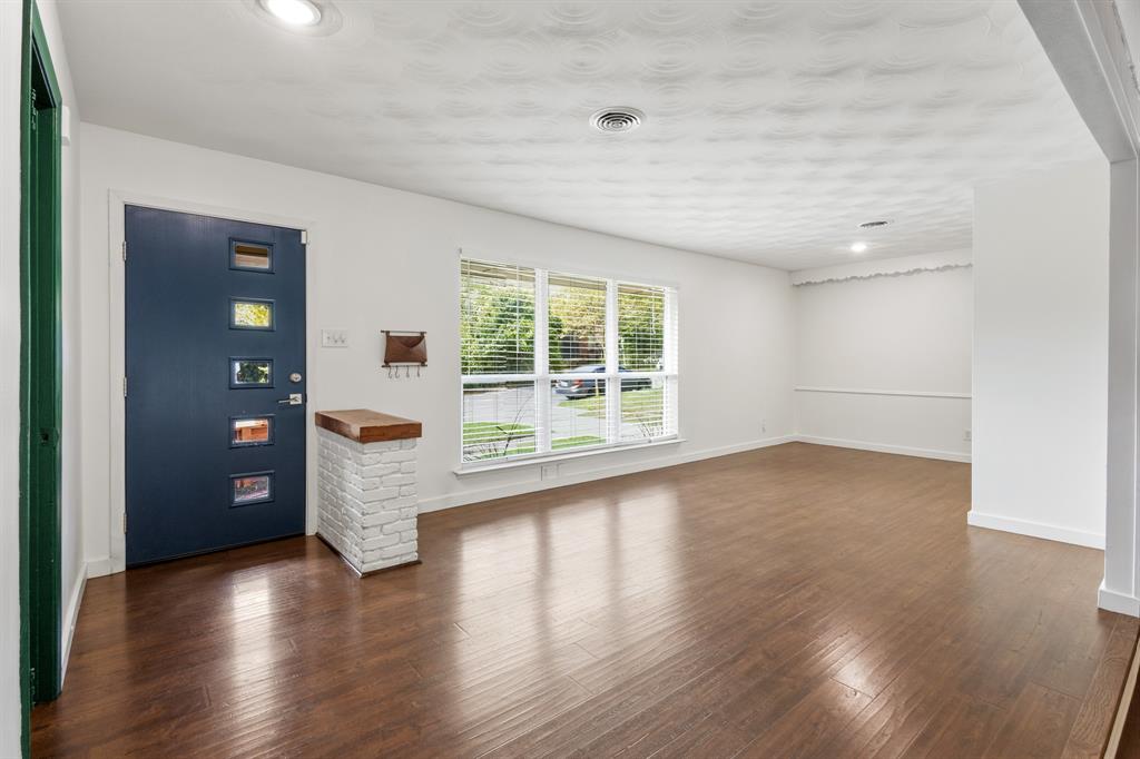 2861 W 9th Street, Dallas, TX 75211