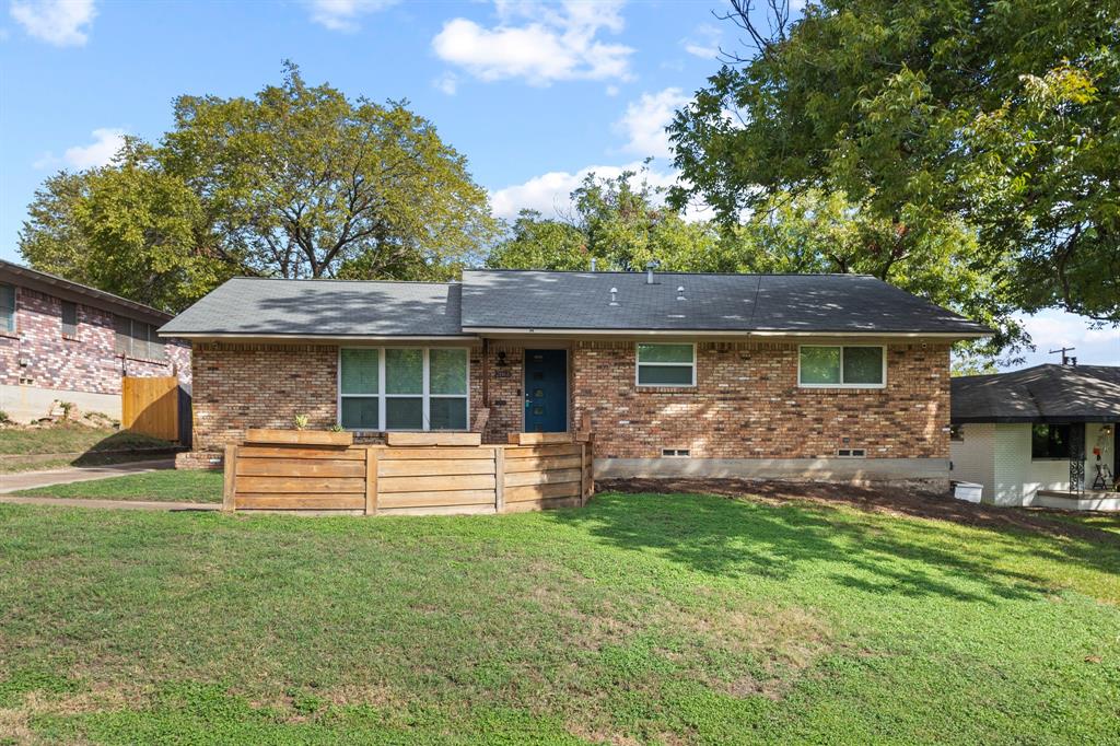 2861 W 9th Street, Dallas, TX 75211