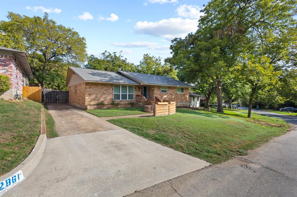 2861 W 9th Street, Dallas, TX 75211