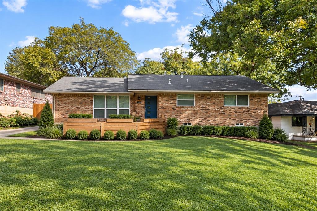 2861 W 9th Street, Dallas, TX 75211