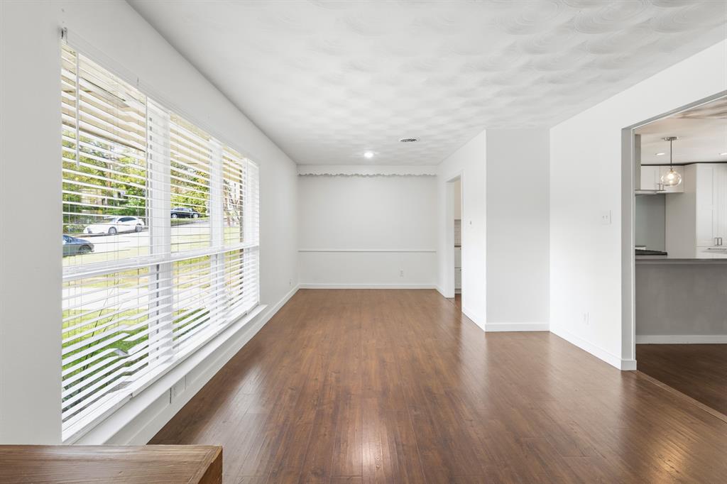 2861 W 9th Street, Dallas, TX 75211