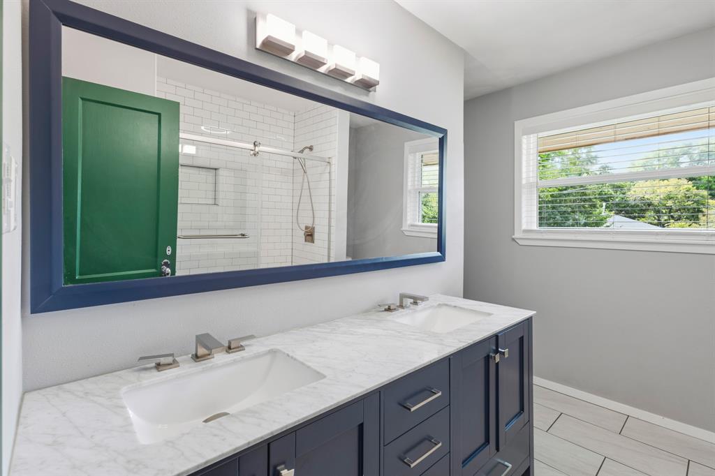 2861 W 9th Street, Dallas, TX 75211