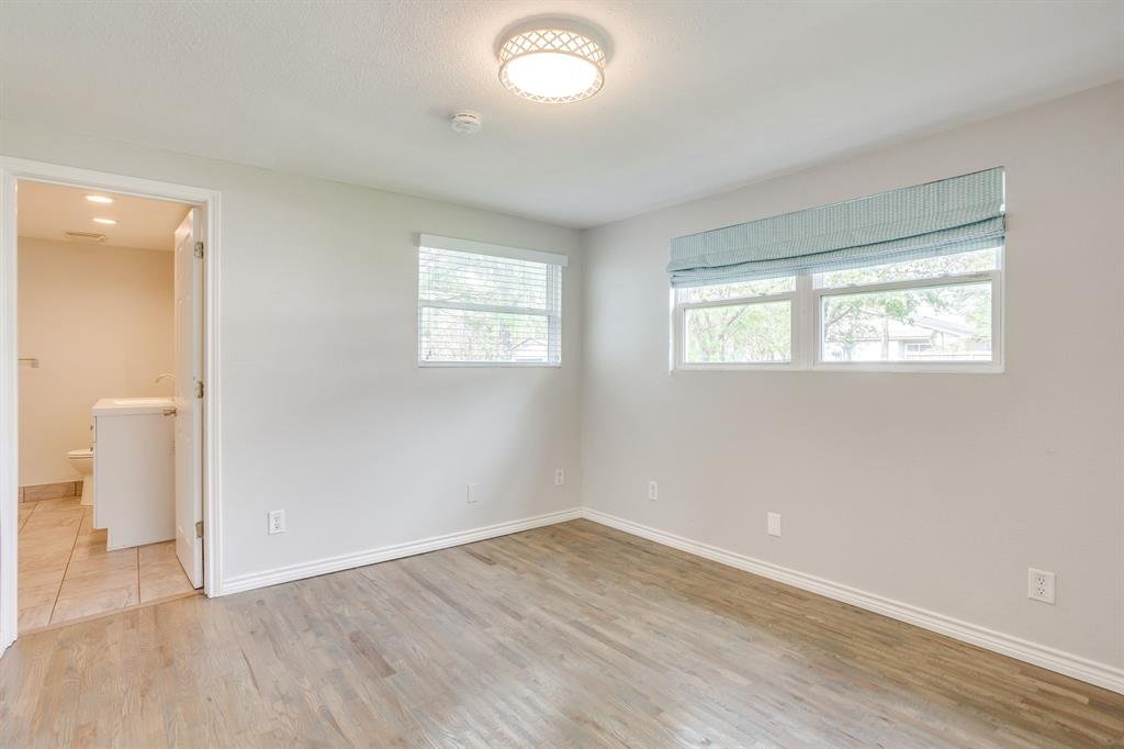 4930 Donnelly Avenue, Fort Worth, TX 76107