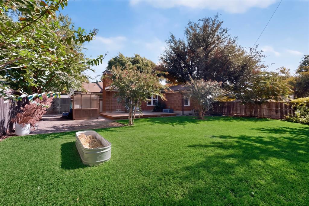 455 Hambrick Road, Dallas, TX 75218
