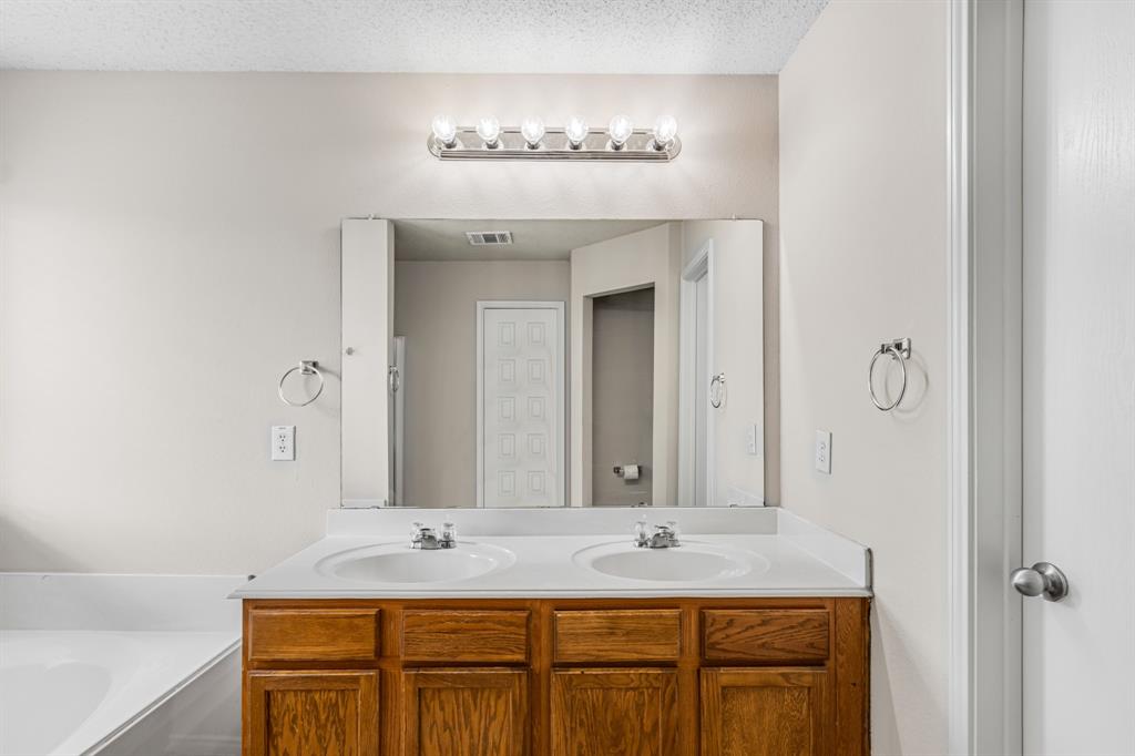 9921 Carter Drive, McKinney, TX 75072