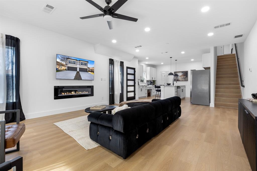 1509 S Barry Avenue, Dallas, TX 75223