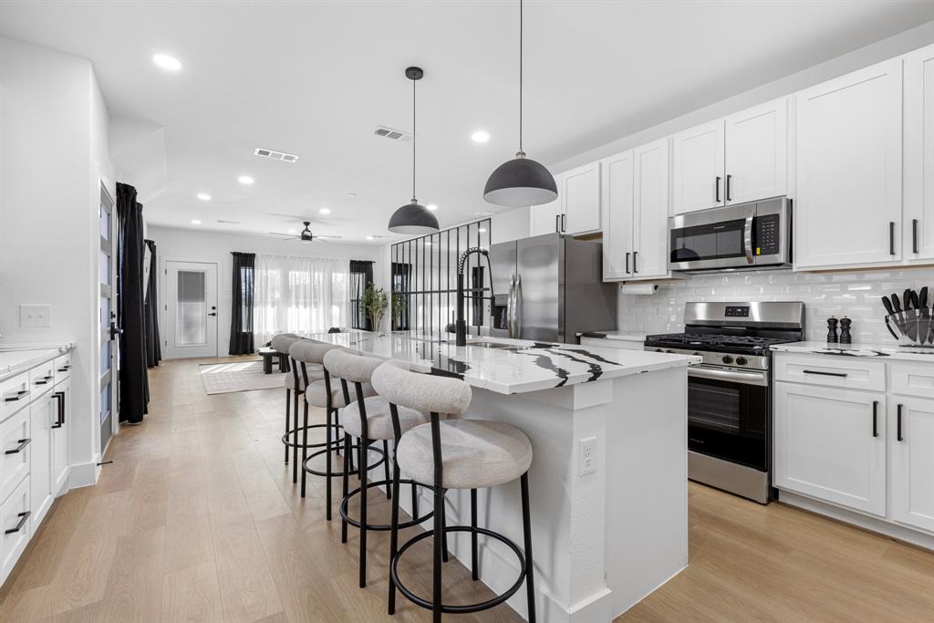 1509 S Barry Avenue, Dallas, TX 75223