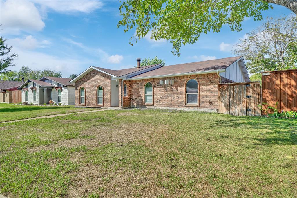 1525 Meandering Way, Garland, TX 75040