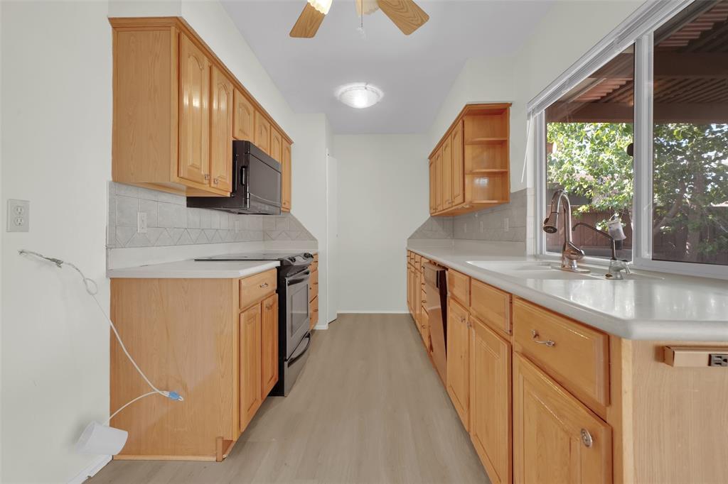 1525 Meandering Way, Garland, TX 75040