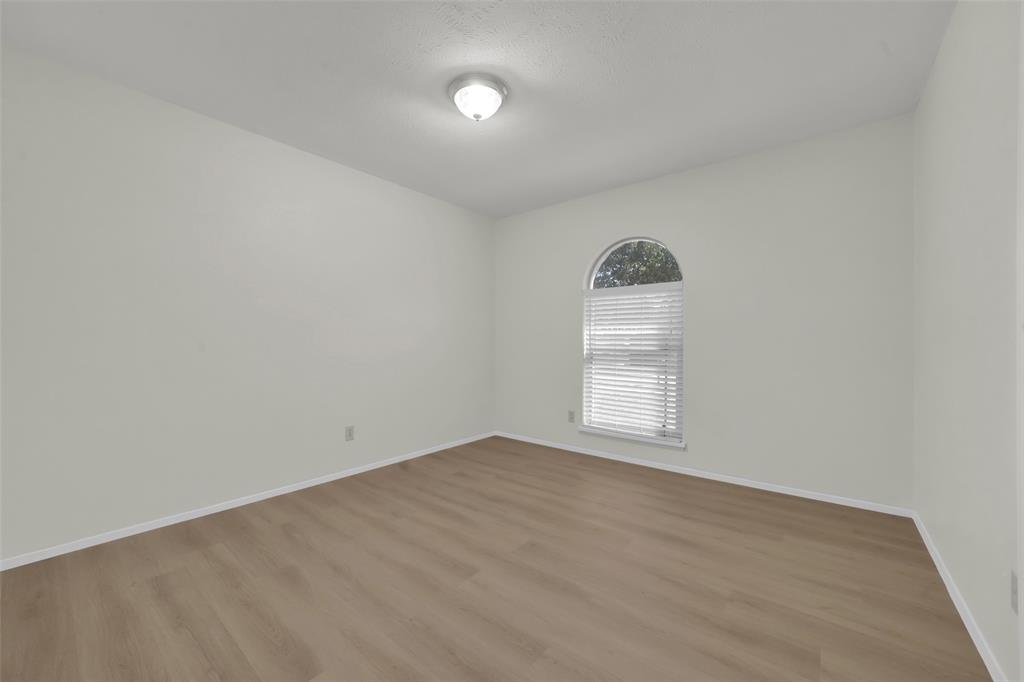 1525 Meandering Way, Garland, TX 75040