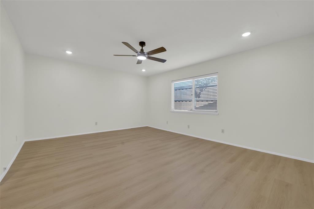 1525 Meandering Way, Garland, TX 75040