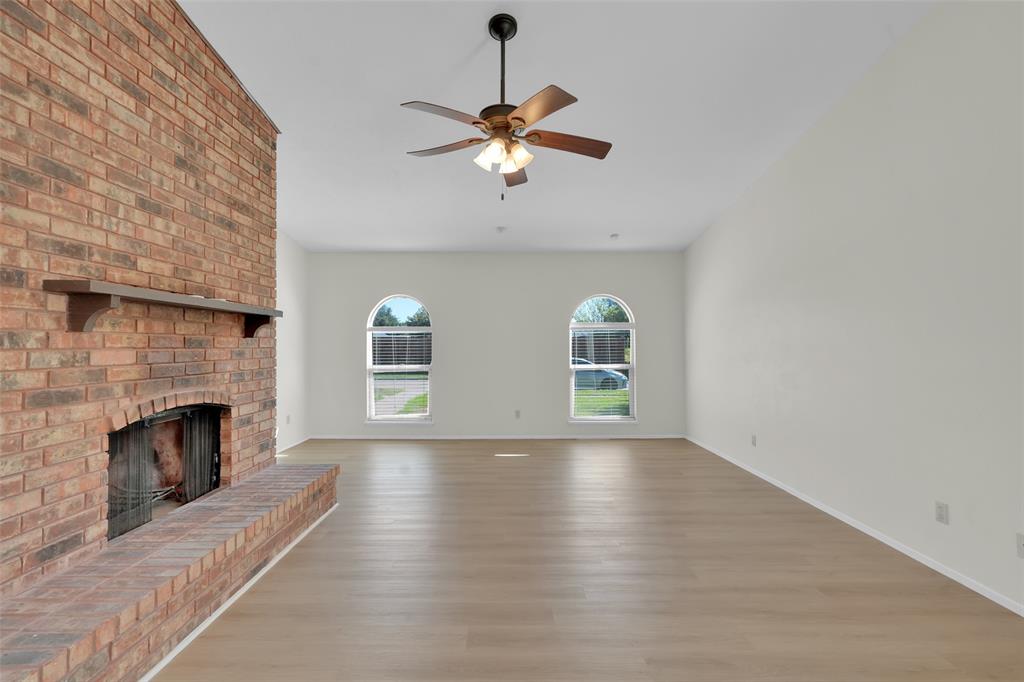 1525 Meandering Way, Garland, TX 75040
