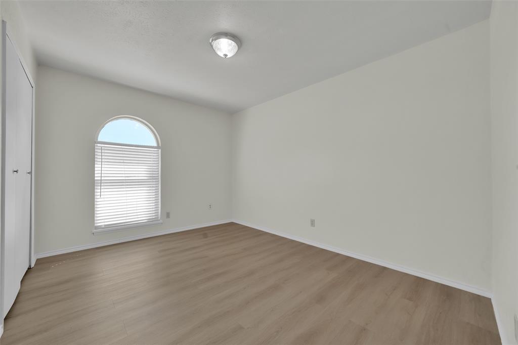 1525 Meandering Way, Garland, TX 75040