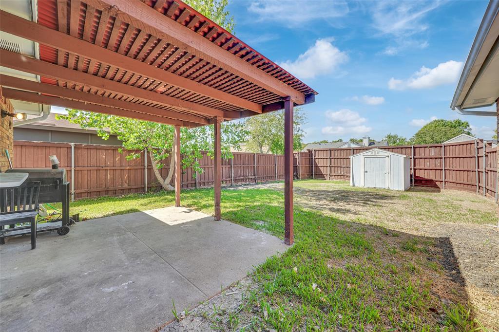 1525 Meandering Way, Garland, TX 75040