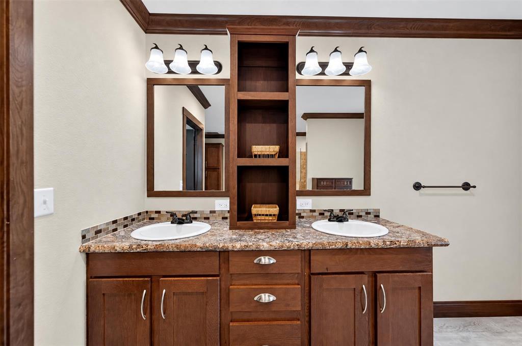 21138 CR 4202, Chandler, TX 75758