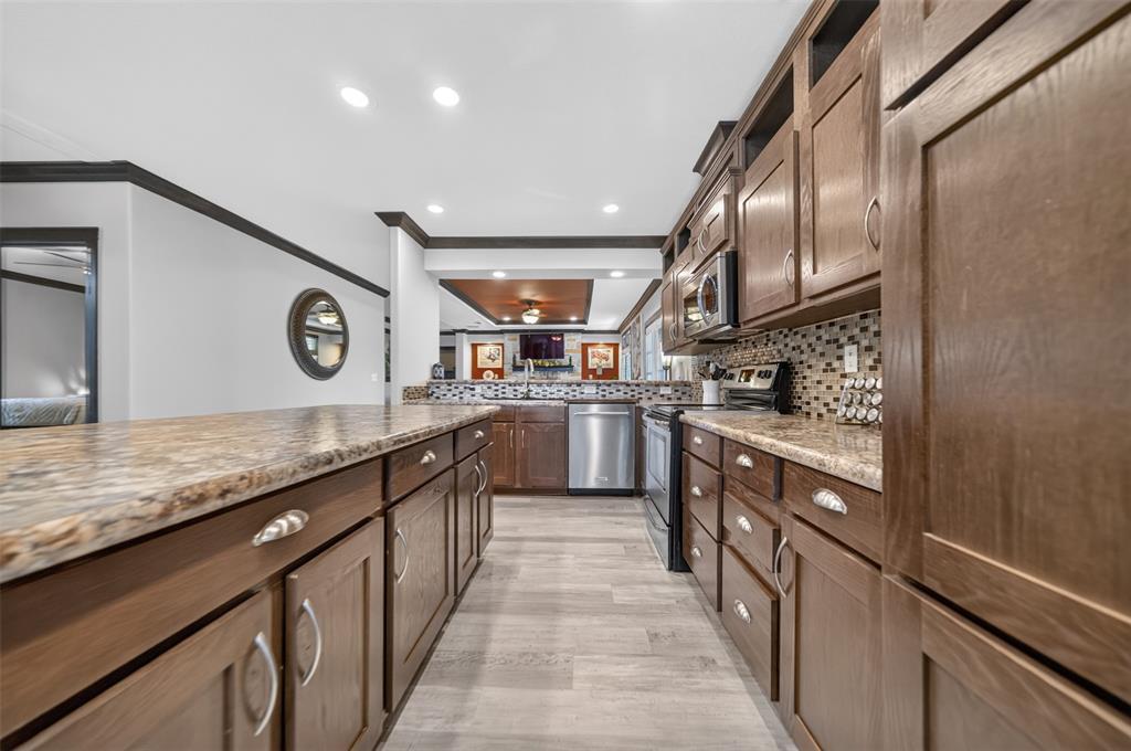 21138 CR 4202, Chandler, TX 75758