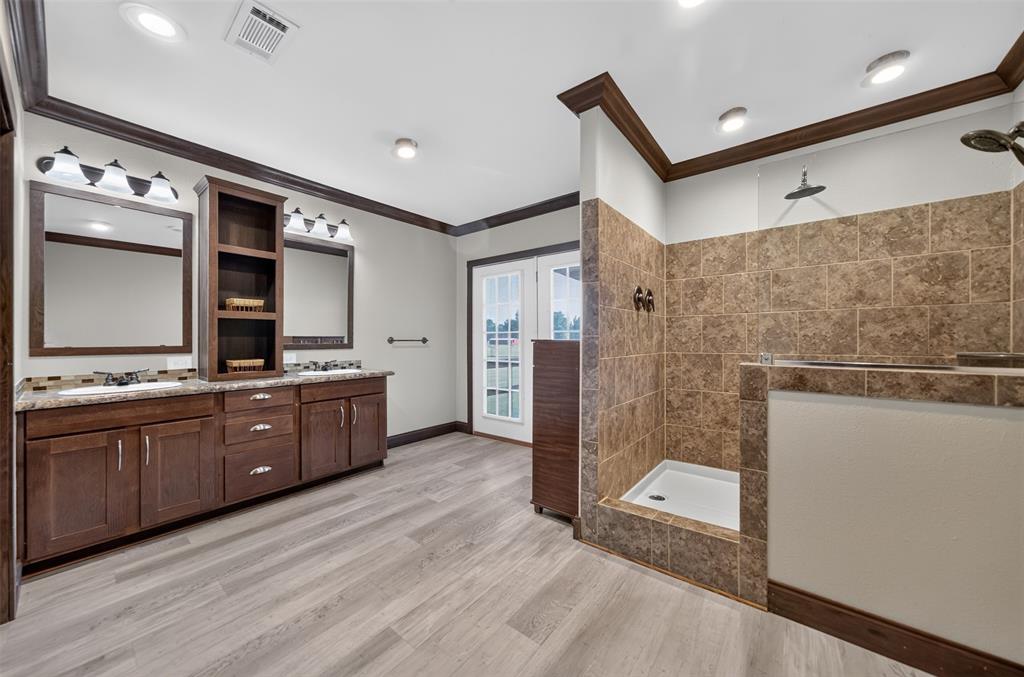 21138 CR 4202, Chandler, TX 75758
