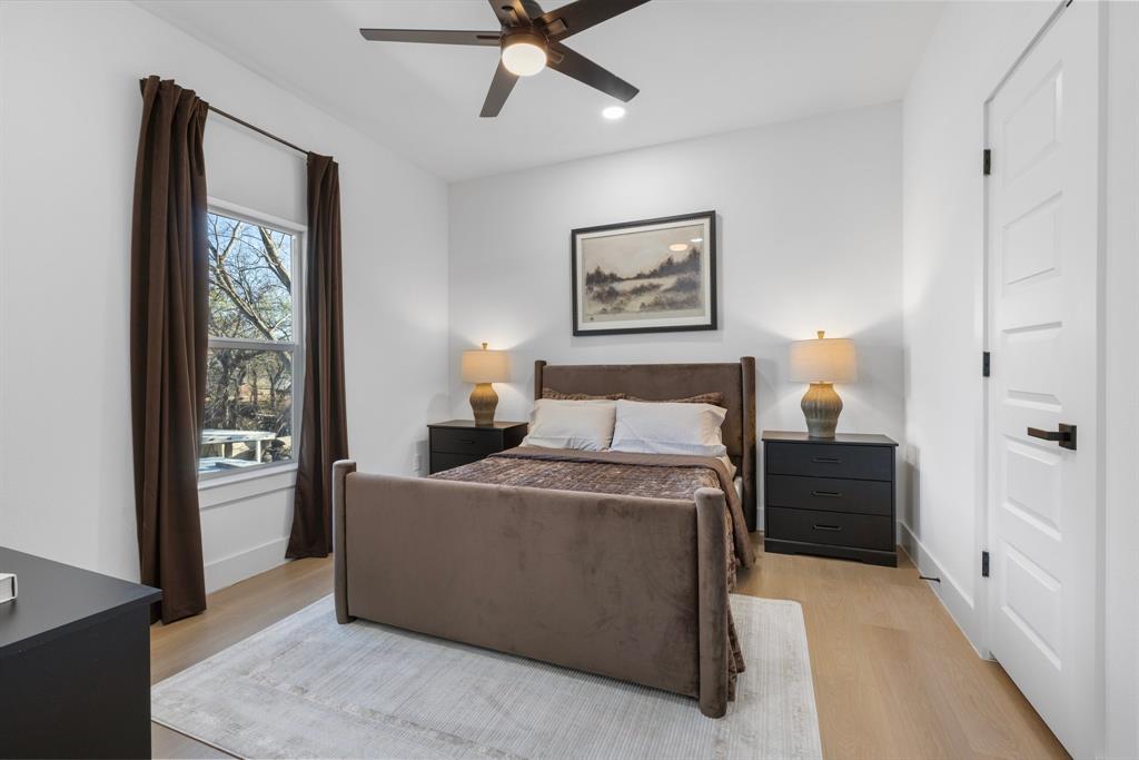 1509 / 1511 S Barry Avenue, Dallas, TX 75223
