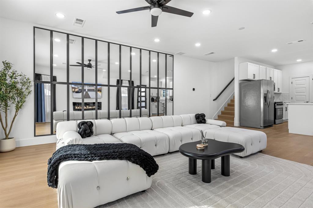 1509 / 1511 S Barry Avenue, Dallas, TX 75223