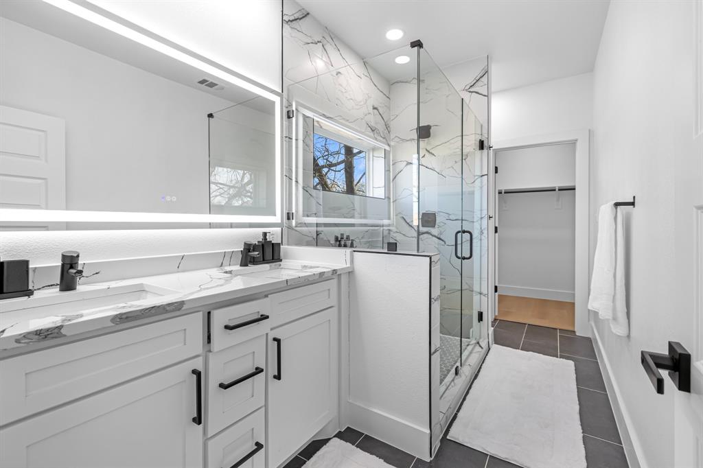 1509 / 1511 S Barry Avenue, Dallas, TX 75223