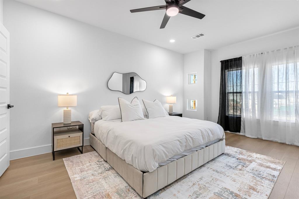 1509 / 1511 S Barry Avenue, Dallas, TX 75223