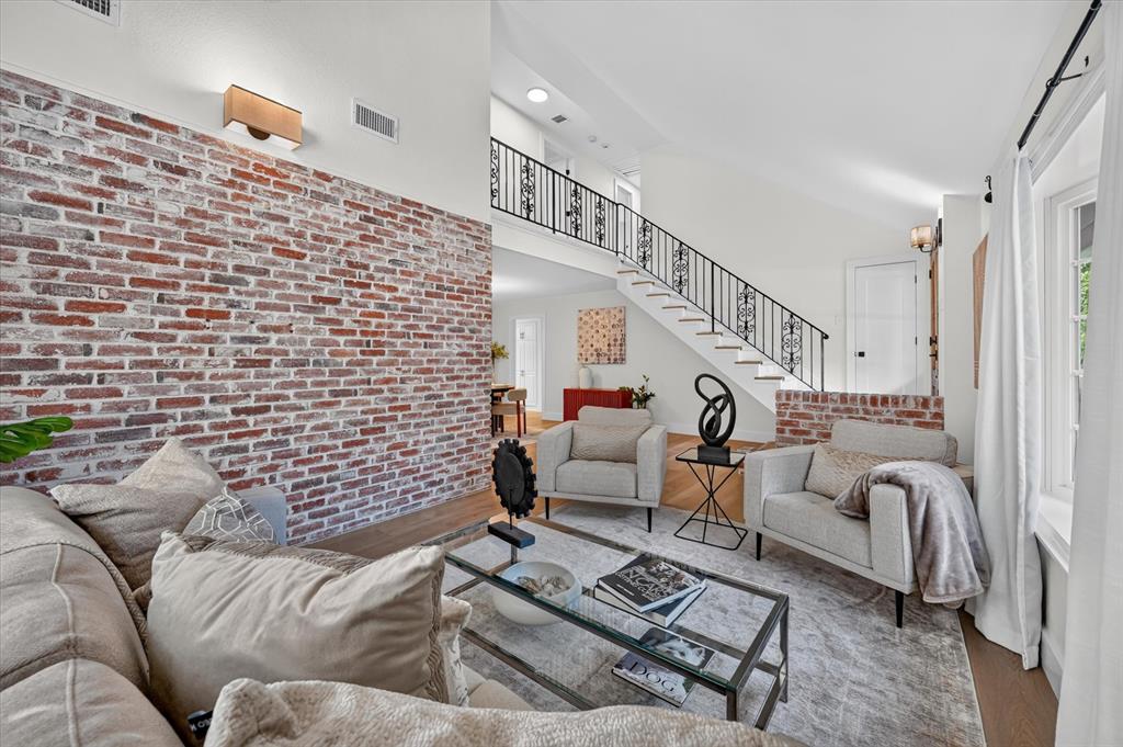 4105 Hartwood Drive, Fort Worth, TX 76109