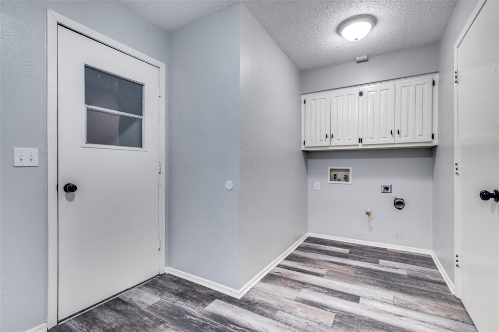 Oversized Laundry Room