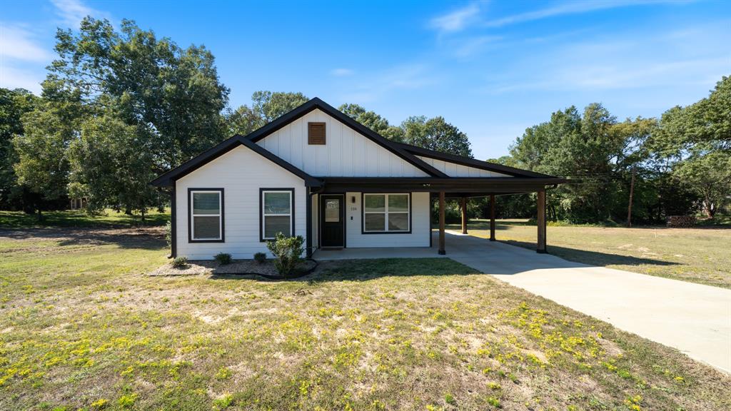 128 Crestwood Drive, Mabank, TX 75156 128 Crestwood Drive, Mabank, TX 75156