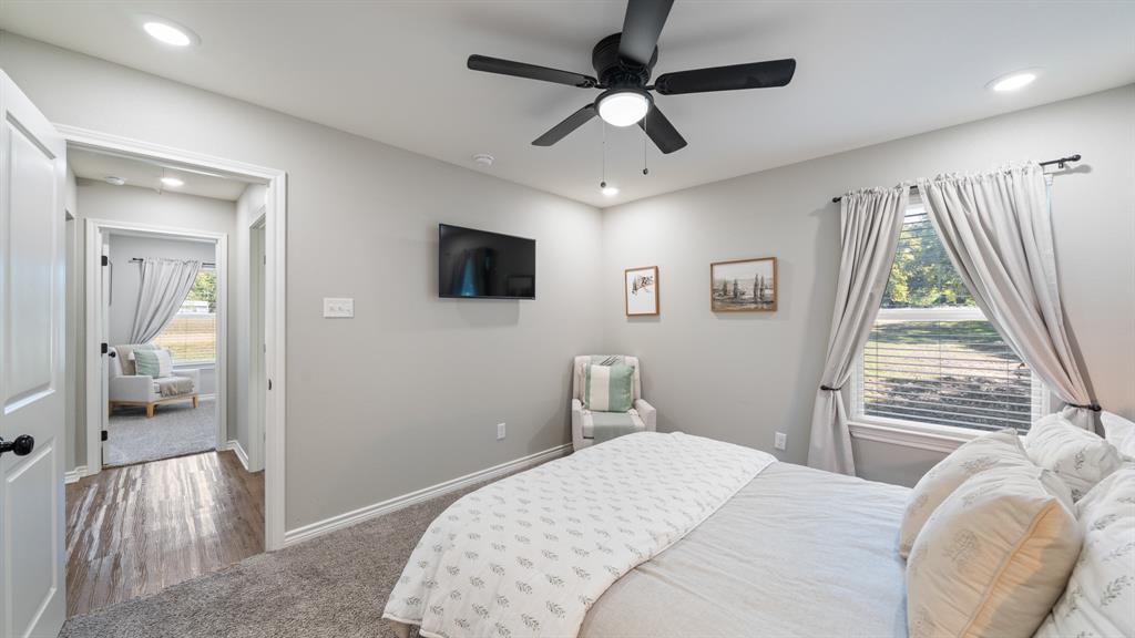 128 Crestwood Drive, Mabank, TX 75156