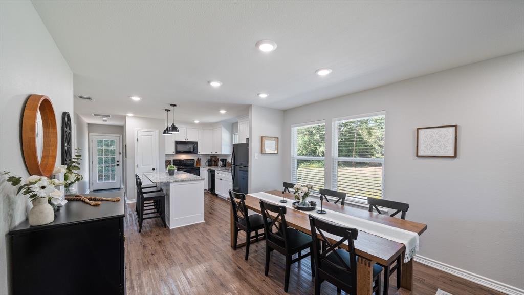 128 Crestwood Drive, Mabank, TX 75156