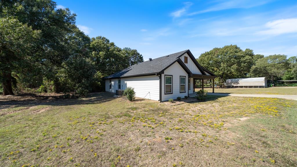 128 Crestwood Drive, Mabank, TX 75156